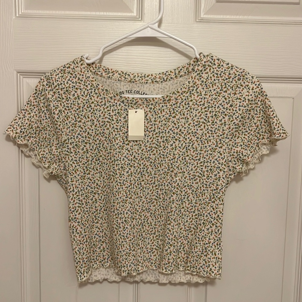 Aeropostale shirt - size L